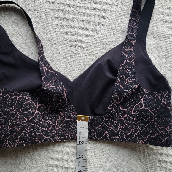 Lululemon Like Nothing Cupped Light Support Back Clasped Bra- Rose Black - Picture 7 of 7